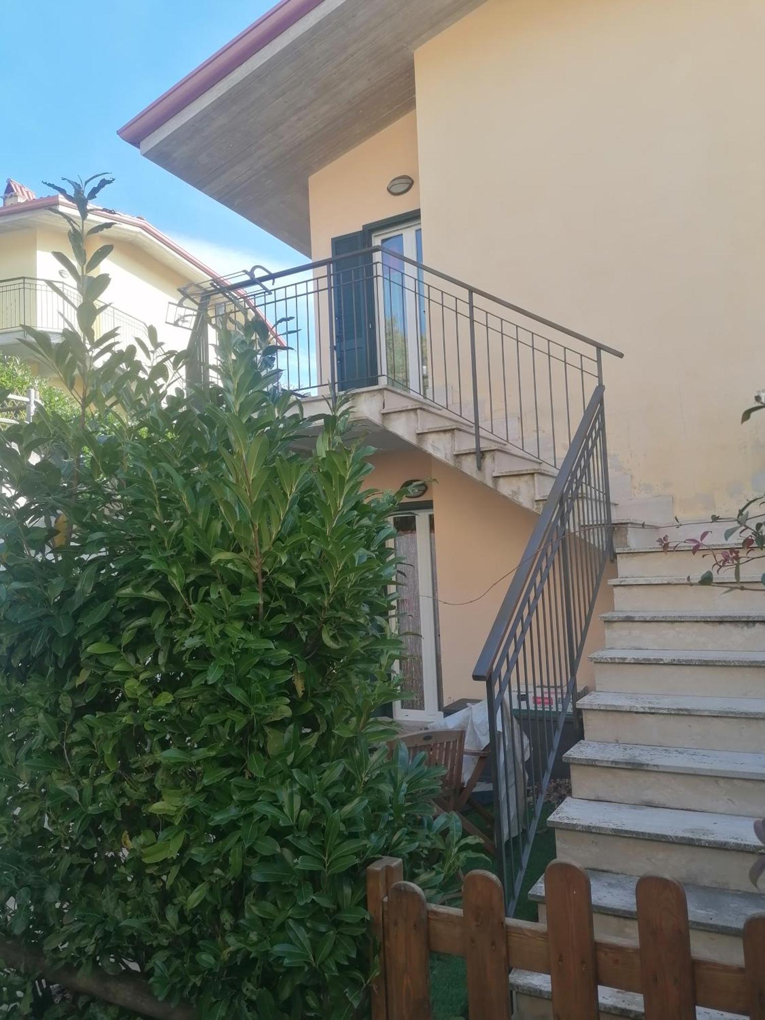 Casa Vacanza Molise กาสเตลเปโตรโซ ภายนอก รูปภาพ